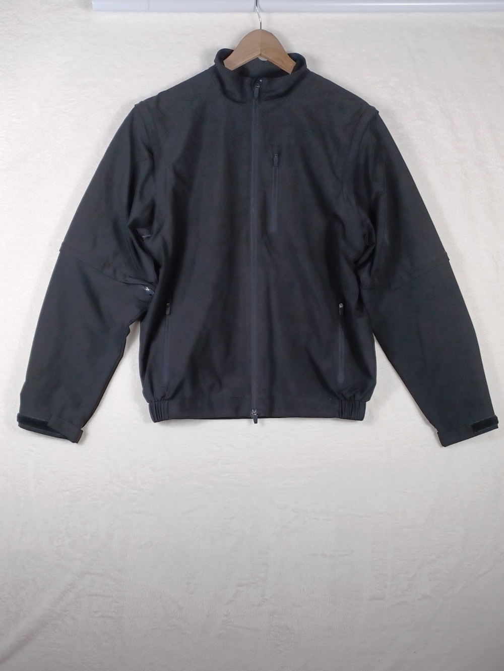 Walter Hagen Mens Black Hydro Halt Water and Wind Resistant Golf Jacket, Small